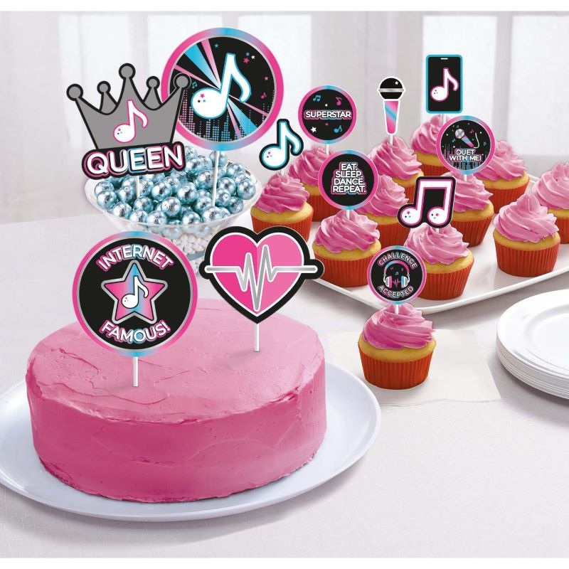 Be Famous cake decoration 12 pieces