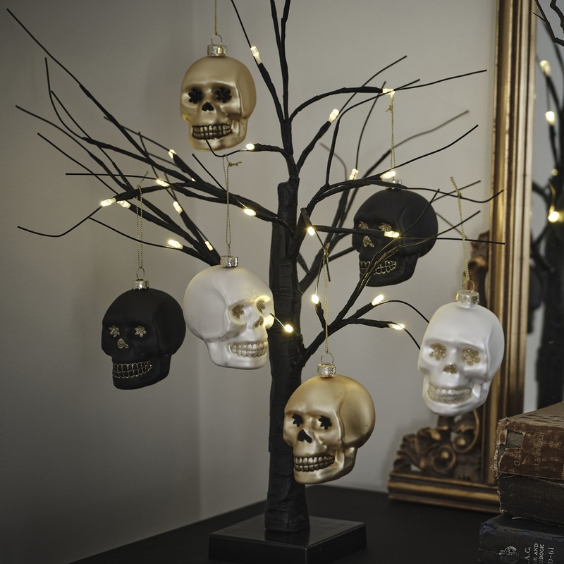 3 skull baubles with glitter