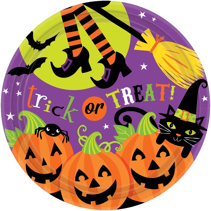8 witches ride paper plates 23cm