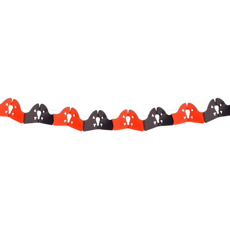 Pirate hat paper garland 2m