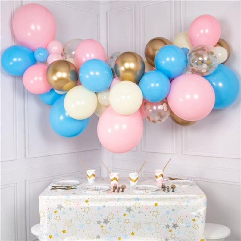 Candy buffet balloon garland