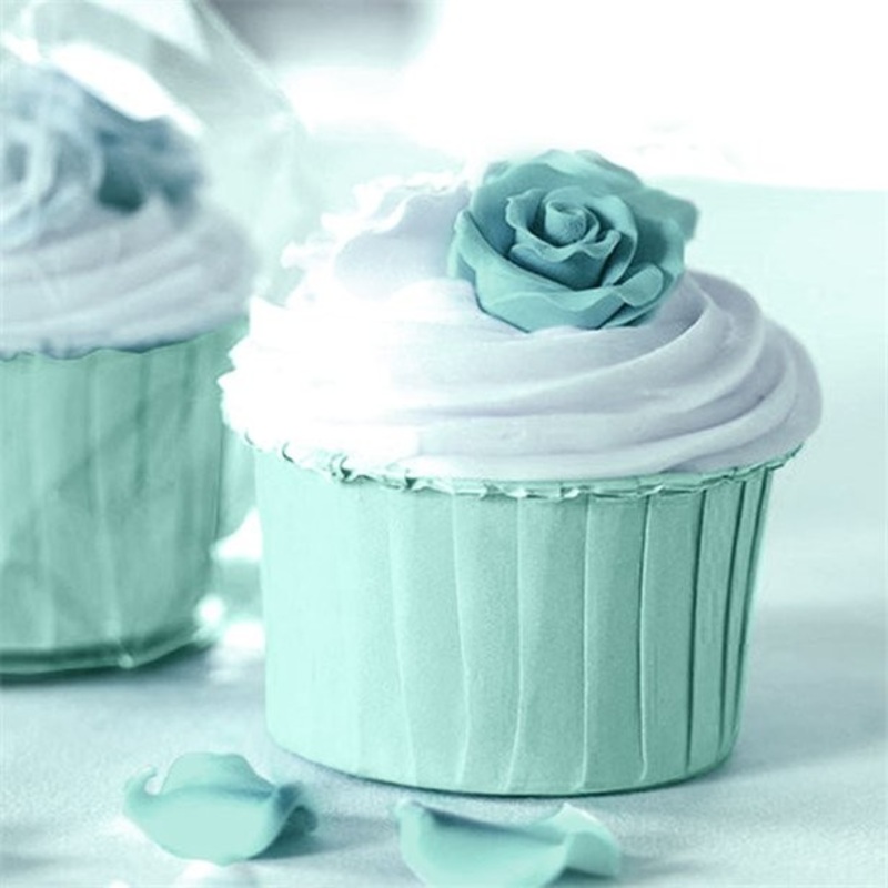 24 turquoise muffin cases Lovely Sweets