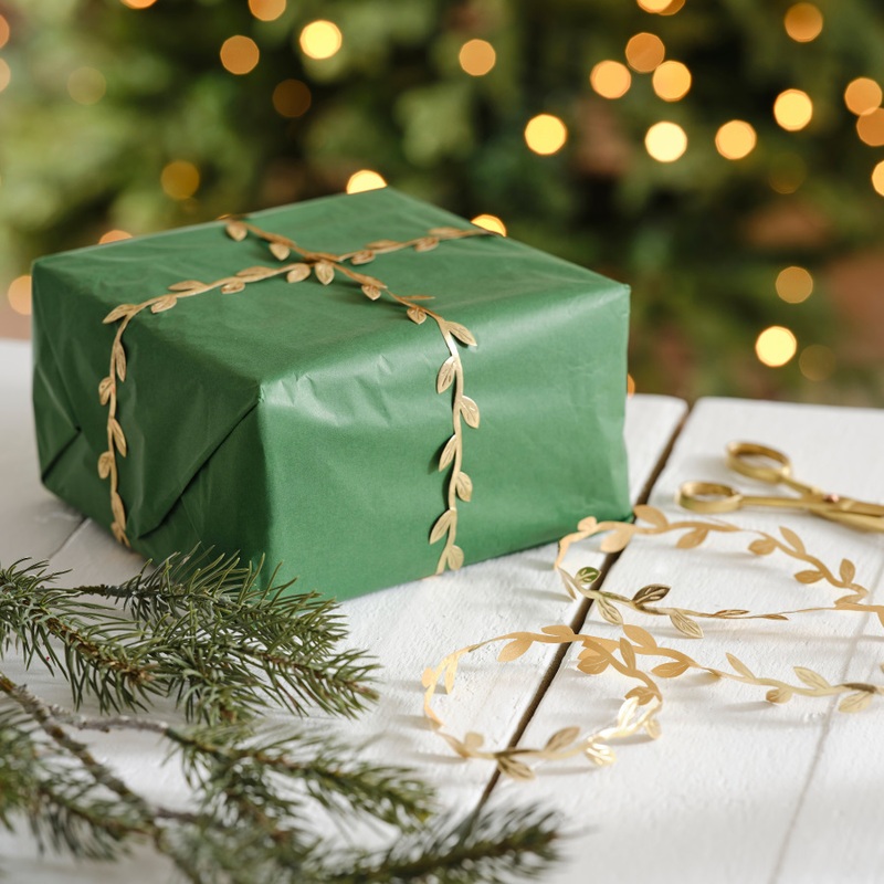 Gift ribbon golden leaves 3m
