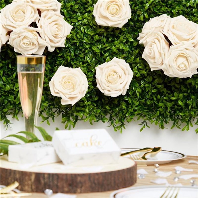 5 cream decorative roses 4 cm