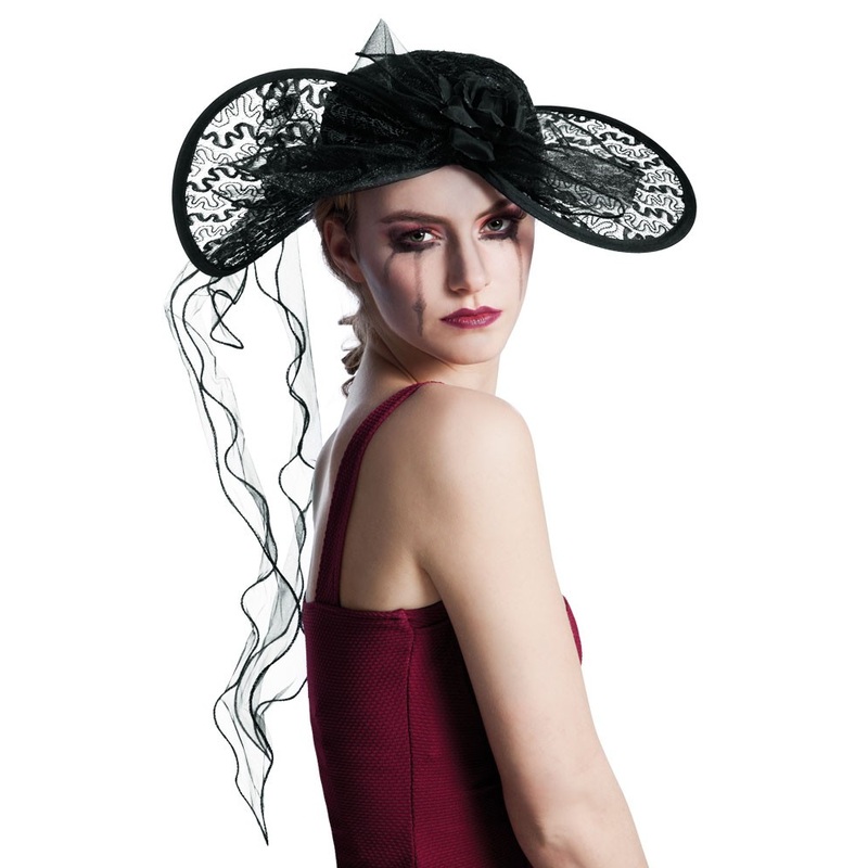 Widow Amena hat