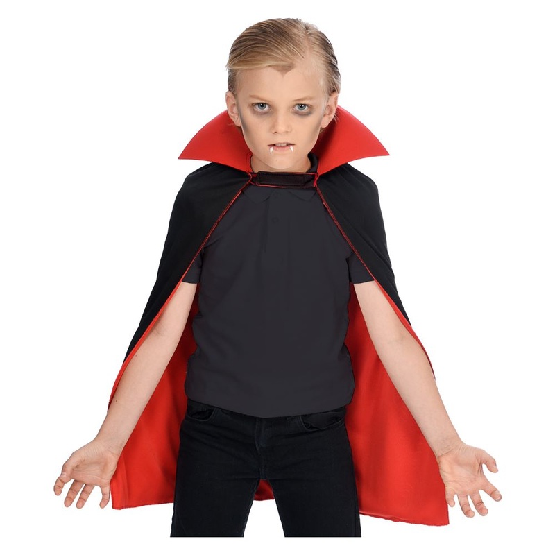Reversible cape cape for children