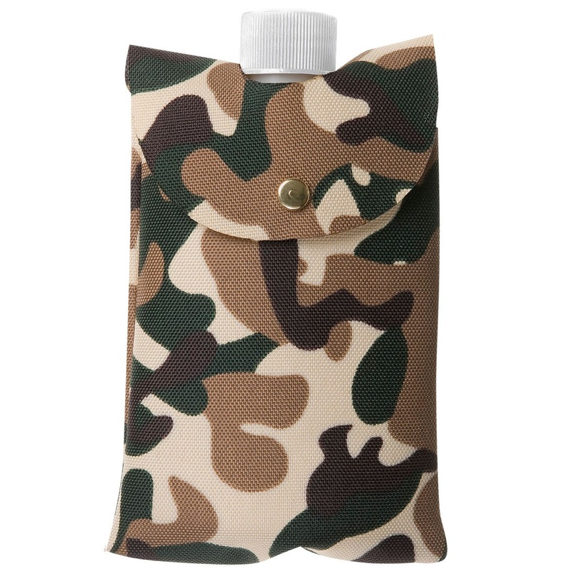 Camouflage drinking bottle in military look