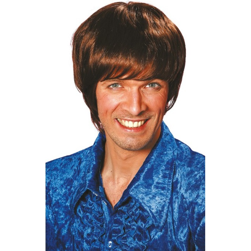 Brown pop singer with short hair wig