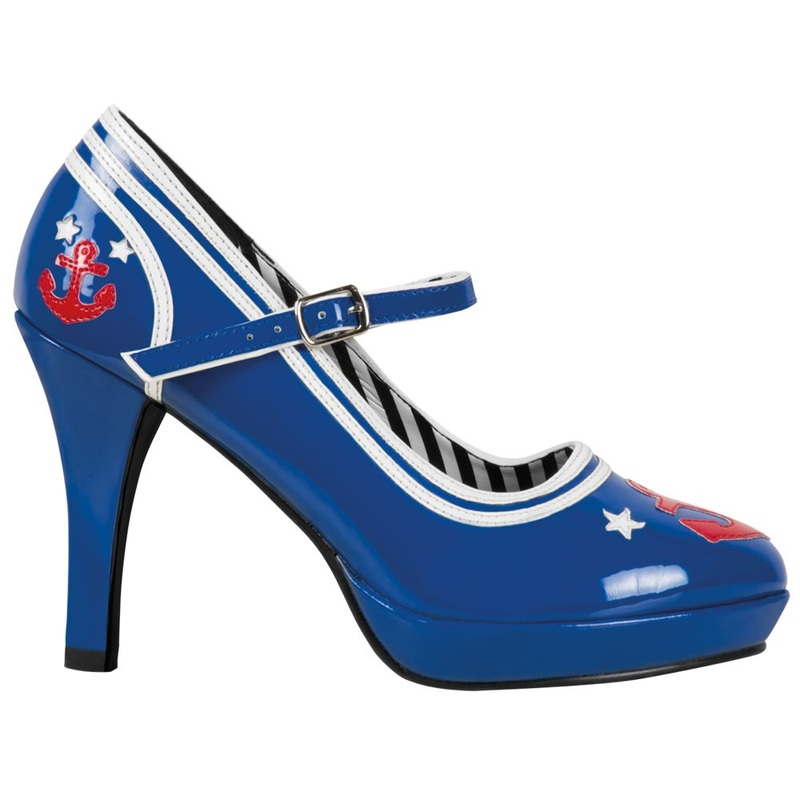 Navy pumps in blue