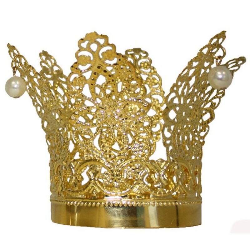 Fine gold crown with pearls