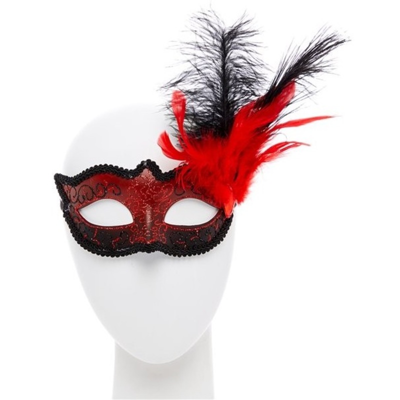 Red-black feather mask Christian