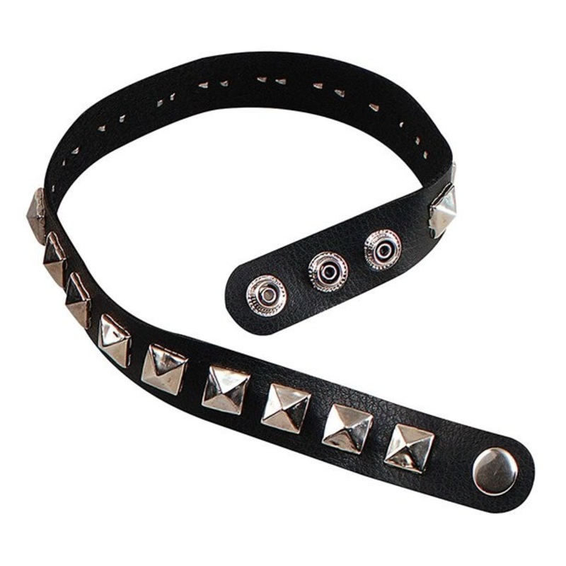 Studded collar