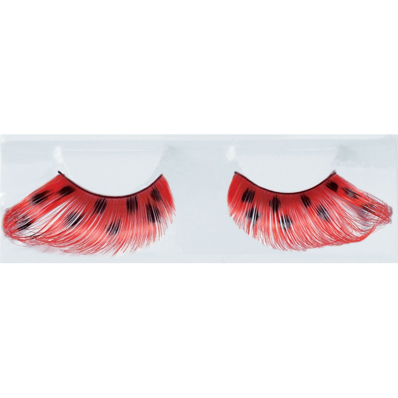 Curved ladybug lashes