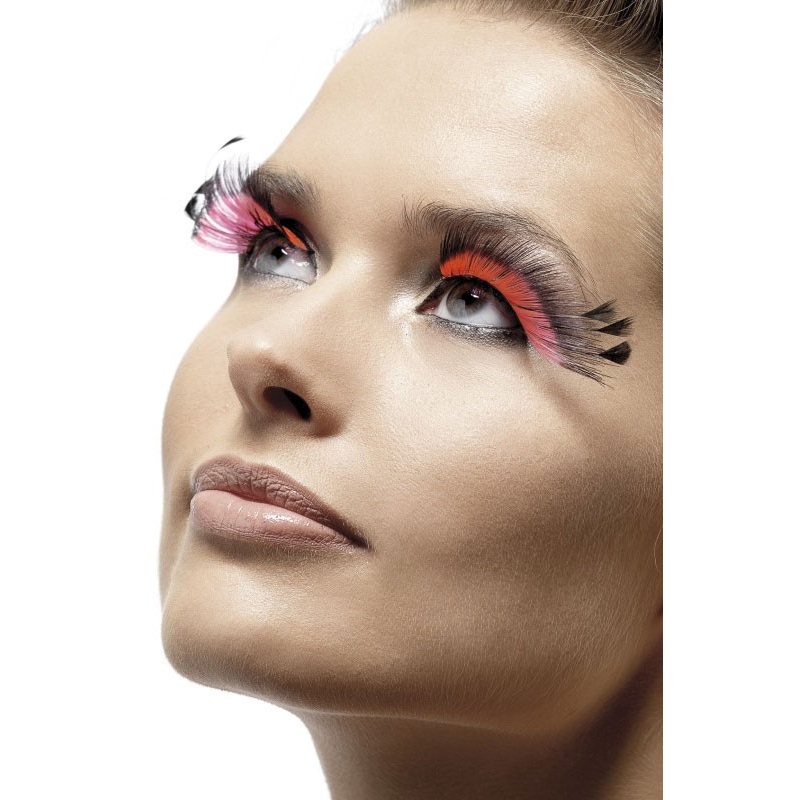 Lashes with feathers in pink-black